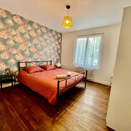 La Maison Aux Volets Bleus