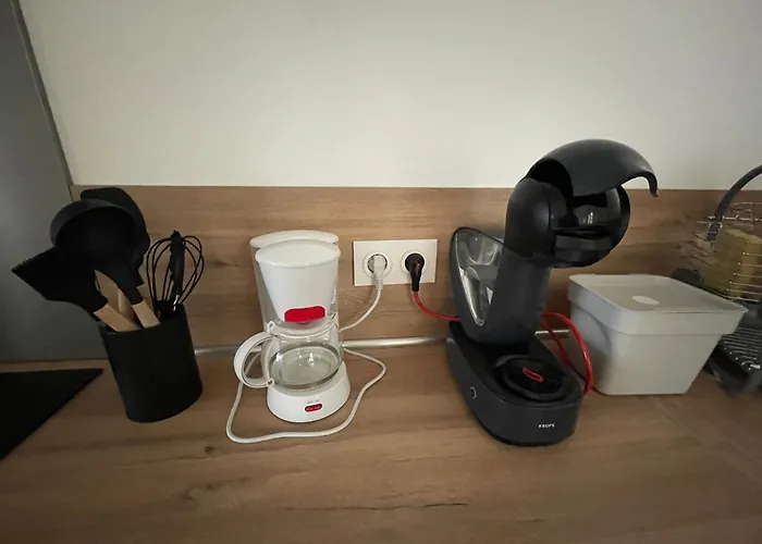 La Maison Aux Volets Bleus *