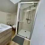 La Maison Aux Volets Bleus بورنيك