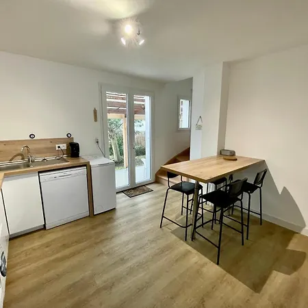 La Maison Aux Volets Bleus Апартаменты *